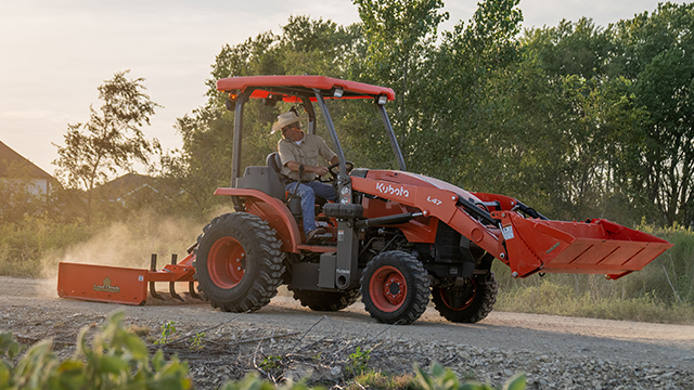 Tractor Loader L47 Series